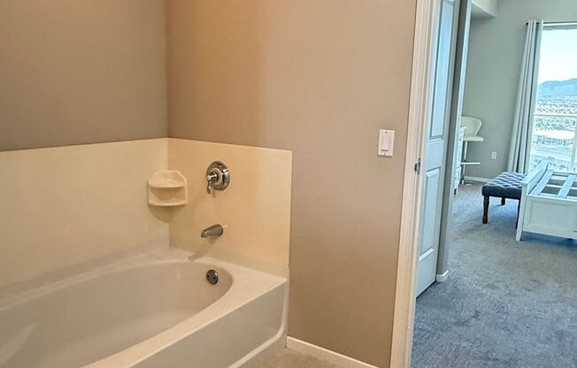 2 beds, 2.5 baths, $2,750, Unit Unit 1311