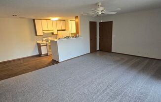 1 bed, 1 bath, 889 sqft, $940, Unit 112-206