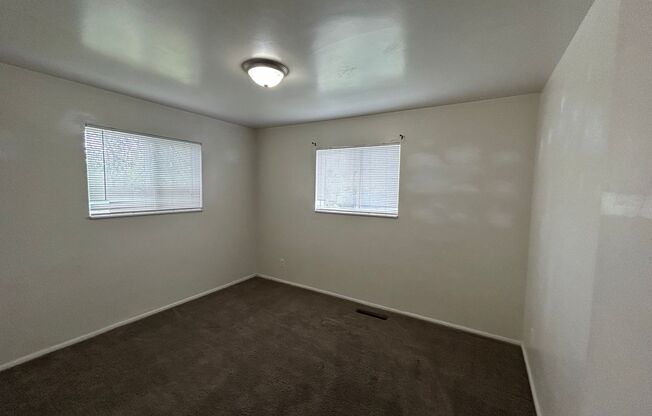 3 Bed/1.5 Bath in a Cul-de-sac by University Mall