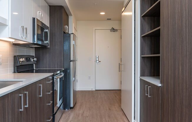 Studio, 1 bath, 475 sqft, $1,275, Unit 517