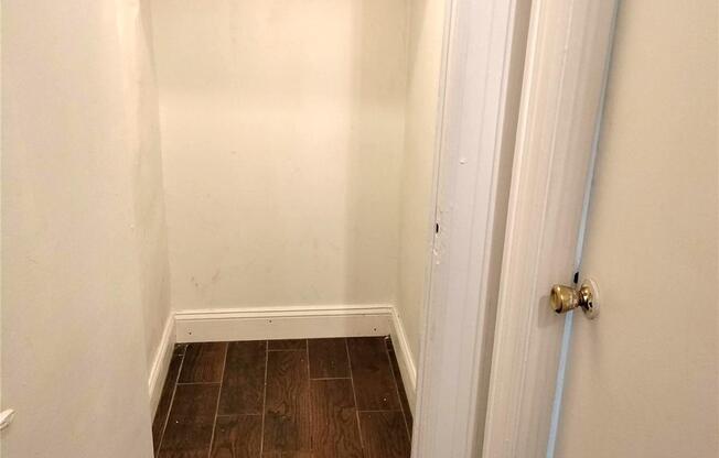 334 E 53 ST