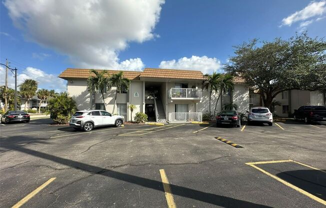 2 beds, 2 baths, 920 sqft, $1,245, Unit Unit # 607
