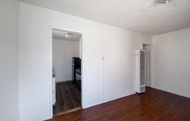 1117 E 71 ST