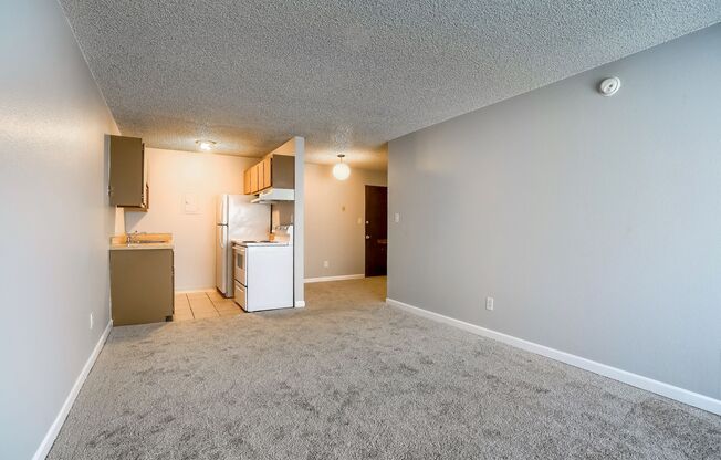 2 beds, 1 bath, $1,750, Unit 201