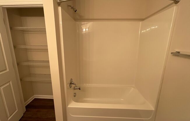 2 beds, 2 baths, 1,131 sqft, $1,475, Unit 2772-3