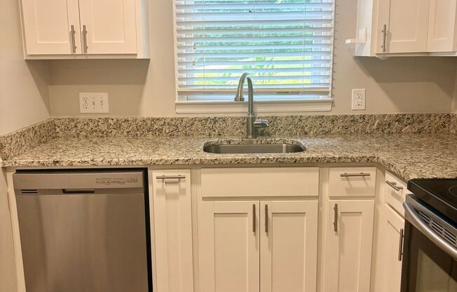 2bd/2.5bth home in Southpark! Location, Location, Location!