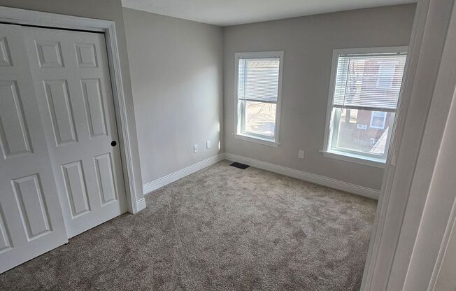 2 beds, 1 bath, 760 sqft, $2,400, Unit 13 Keegin