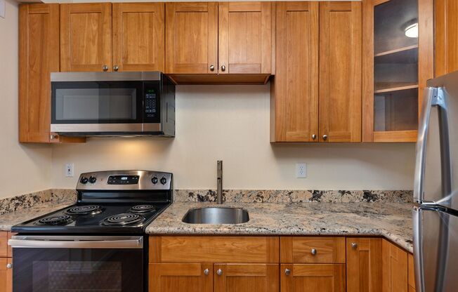 Studio, 1 bath, 359 sqft, $1,295, Unit 306