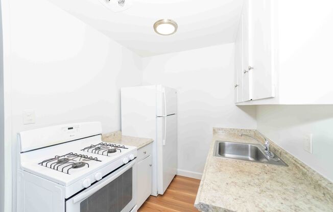 2 beds, 1 bath, $1,950, Unit 6