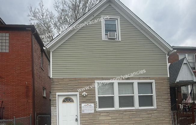 4842 Northcote Ave.