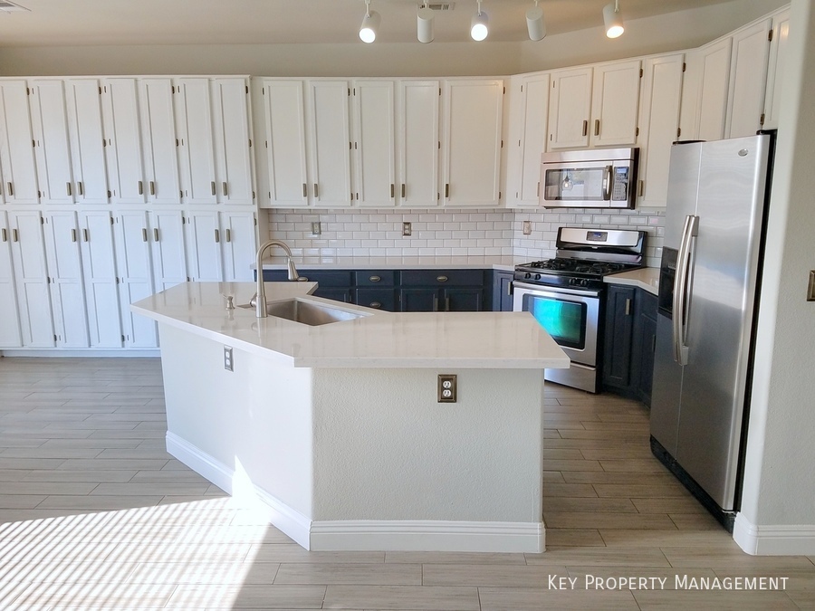 53 DESERT DAWN LN