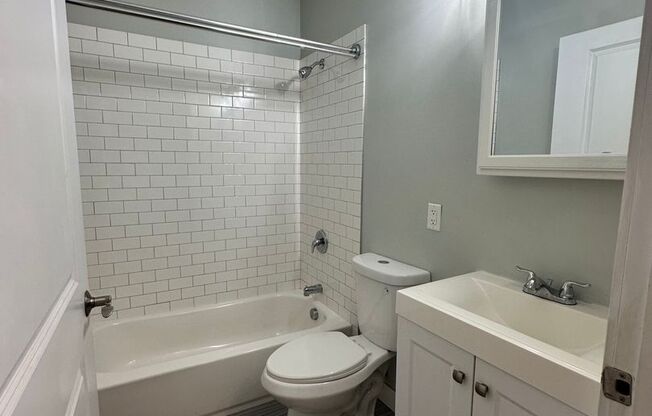 1 bed, 1 bath, 430 sqft, $1,100, Unit 303