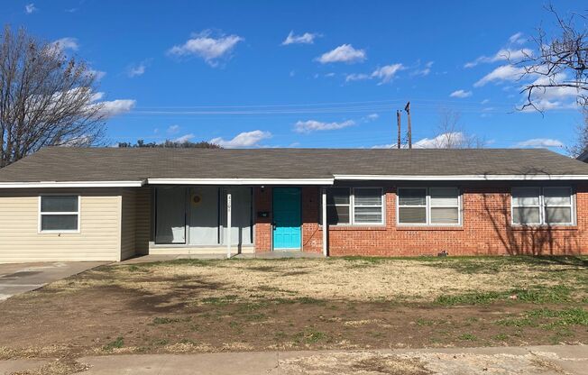 Pre-Leasing 4 bed 2 bath