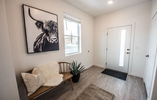 3 beds, 2.5 baths, 1,619 sqft, $1,945, Unit 565
