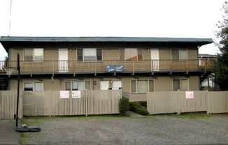 BCEDAR8A - Cedar Crest Apartment