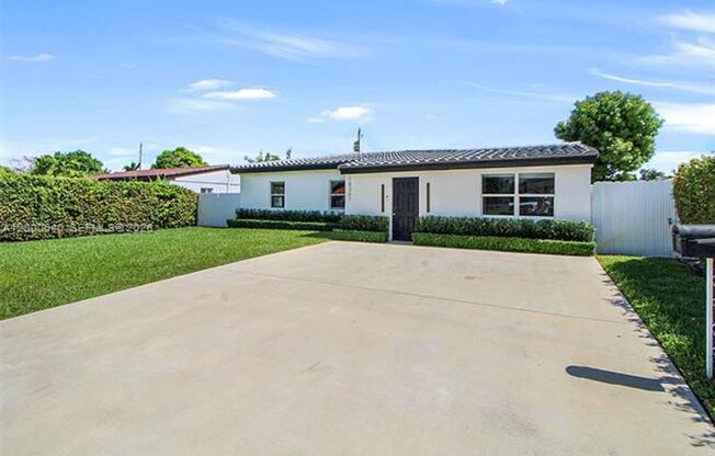 18361 NE 20th Pl # 18361 NORTH MIAMI BEACH, FL 33179