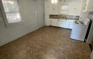 2 beds, 1 bath, $895