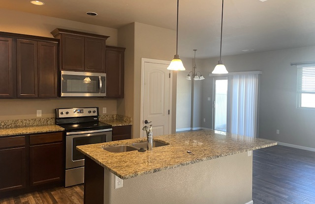 656 COPPER CYN DR