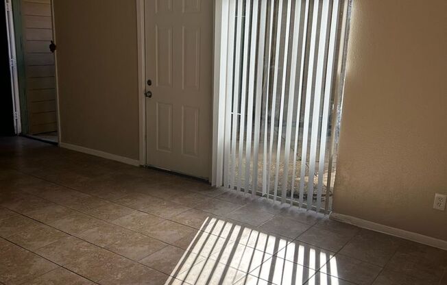 1 bed, 1 bath, 720 sqft, $1,400, Unit 1-1660-B