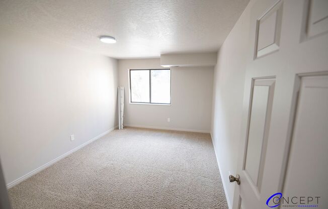 2 beds, 1 bath, 930 sqft, $1,349, Unit 950-11