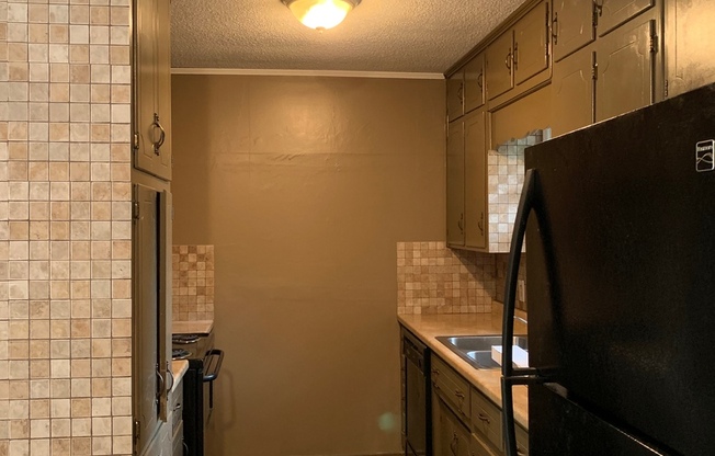 3 beds, 1 bath, $1,095