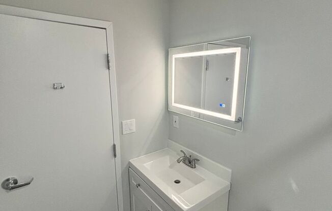 1 bed, 1 bath, 687 sqft, $2,350, Unit 102