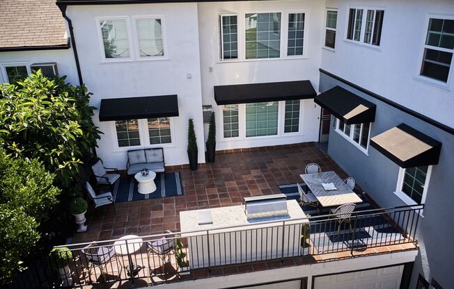 7504 HOLLYWOOD BLVD