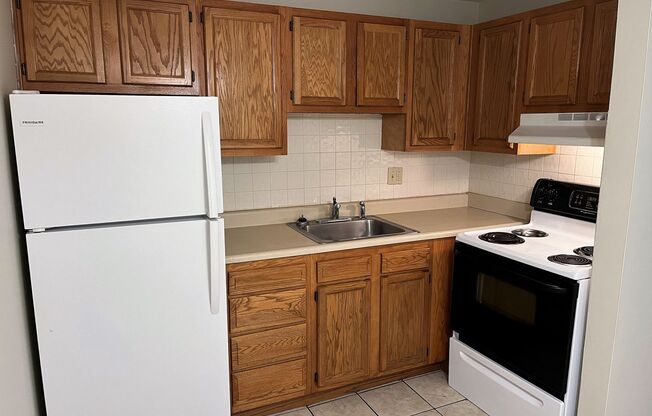 2 beds, 1 bath, 800 sqft, $925, Unit 950-25