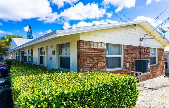 1431 N Federal Hwy Lake Worth, FL 33460