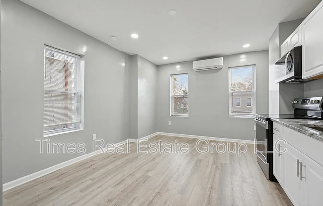 135 N 52 ST