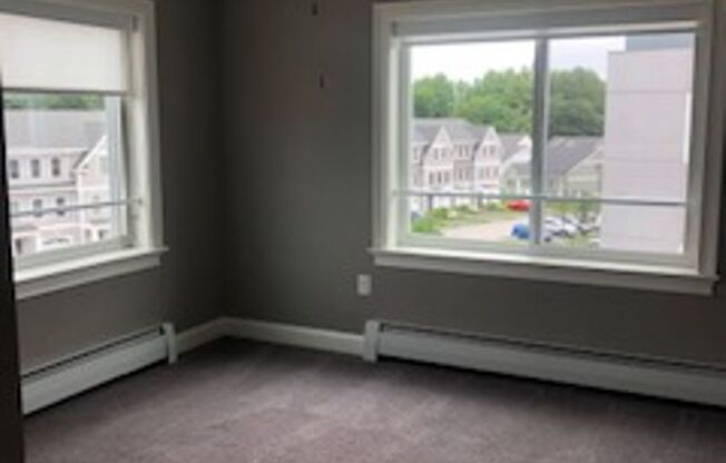 2 beds, 1 bath, 1,054 sqft, $2,900, Unit 60-302