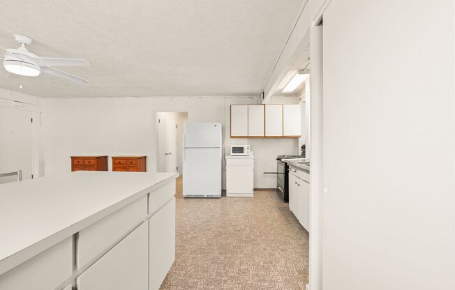 3 beds, 1 bath, $2,500, Unit A (Downstairs)