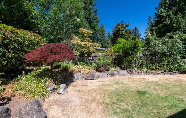 5 Bed Bellevue Home | Lake Views! | 3 Bath | 3,380 Sq Ft
