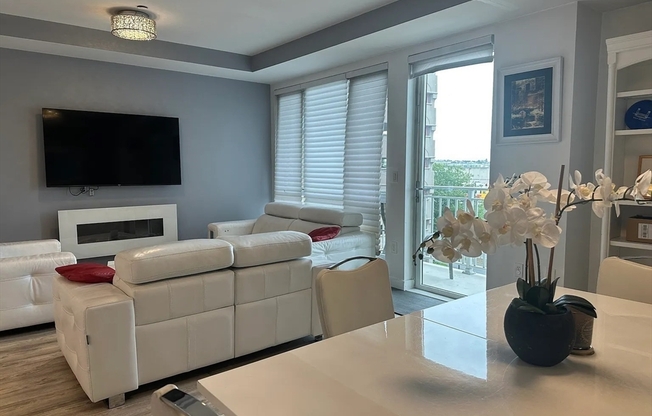 2 beds, 2 baths, 1,265 sqft, $3,900, Unit 402
