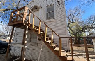 1 bed, 1 bath, $550, Unit Rear Upstairs