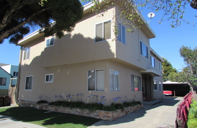 2 beds, 1 bath, $1,750