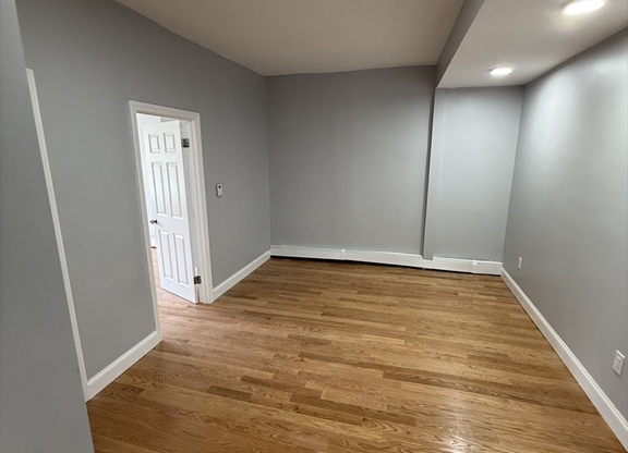 76 WALNUT PARK