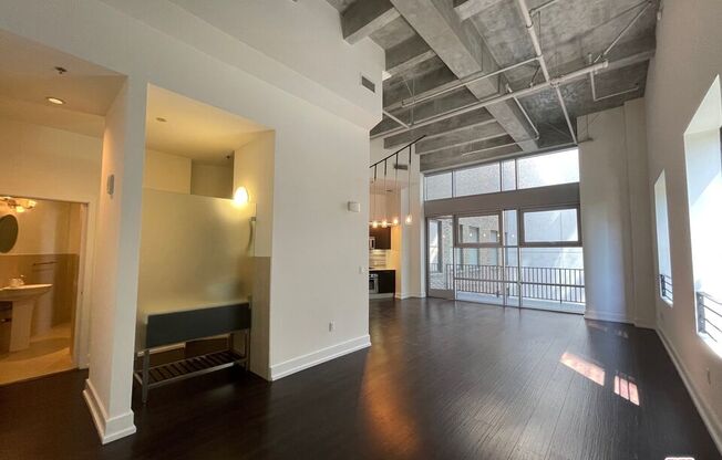 1 bed, 1 bath, 807 sqft, $2,712, Unit 1115