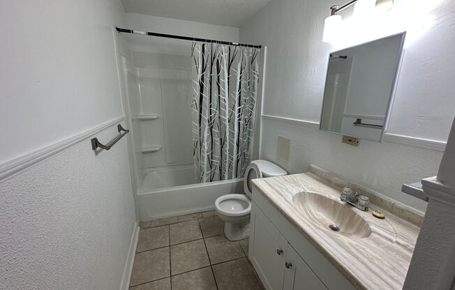 2 beds, 1 bath, $1,000