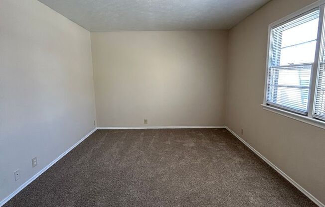 2 beds, 2 baths, 1,200 sqft, $975, Unit #10