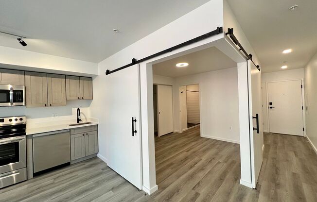 1 bed, 1 bath, 504 sqft, $1,665, Unit 412