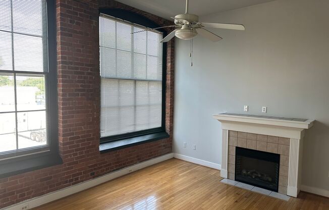 1 bed, 1 bath, 708 sqft, $1,025, Unit 106