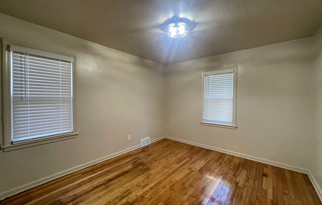 Warm & Spacious 4-Bedroom Single Family Home on N 30th St