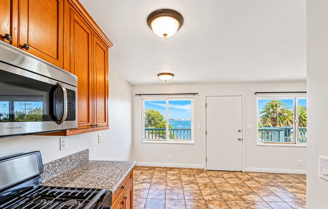 1 bed, 1 bath, 600 sqft, $2,295, Unit 3703