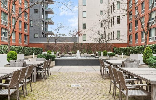555 W 23 ST