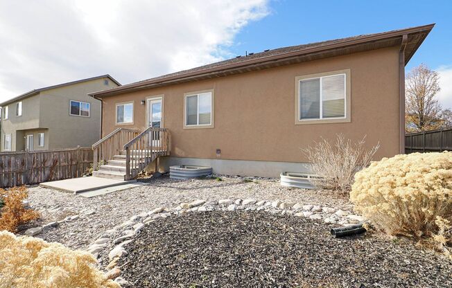 3 bedroom, 2 Bathroom Eagle Mountain Home