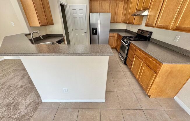 LOVELY 3 BEDROOM, 2.5 BATHROOM HOME LOCATED IN A BEAUTIFUL AND WELL-KEPT COMMUNITY.