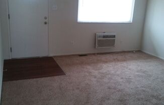 2 beds, 1 bath, $815, Unit 205 Marwood