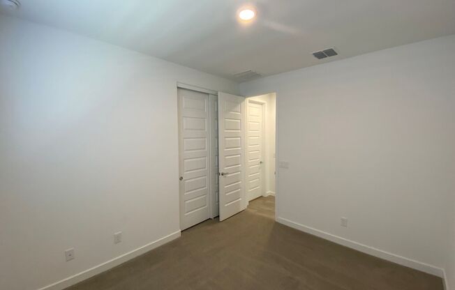 5 beds, 3 baths, $2,745