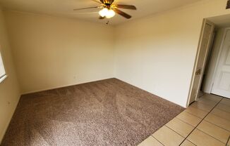 2 beds, 1 bath, 685 sqft, $695, Unit 24